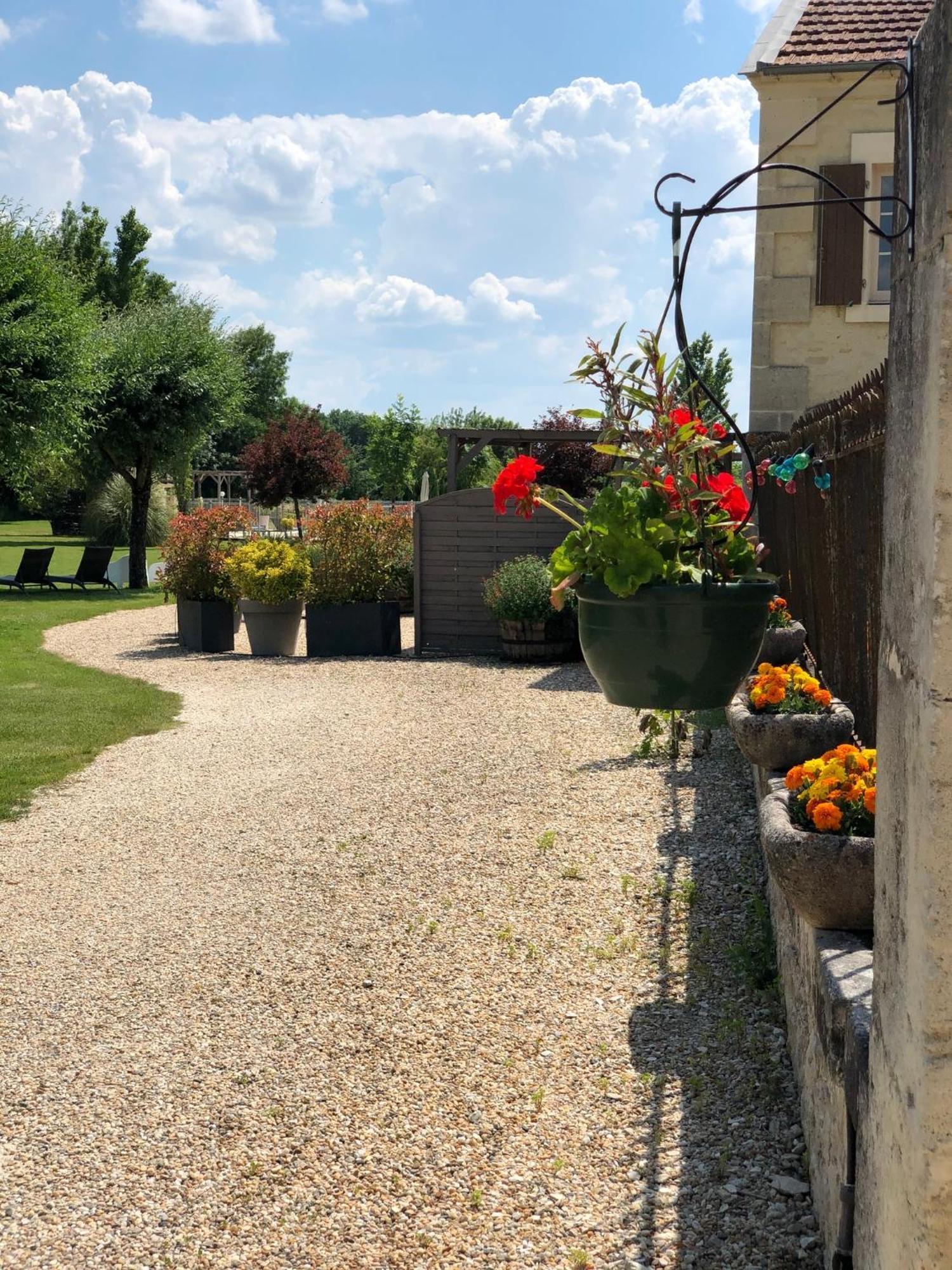 Gites De Cognac Bréville 外观 照片